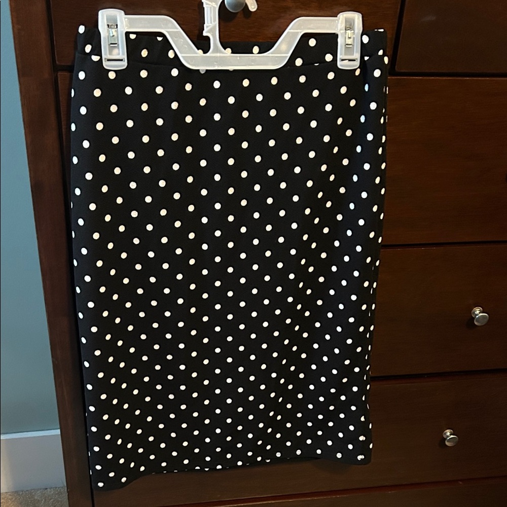 Elegant Black and White Polka Dot Pencil Skirt size Medium